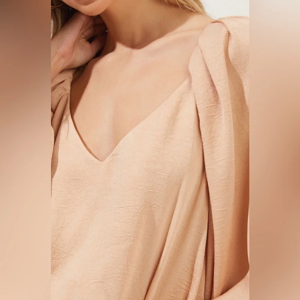 ASTR The Label Cally Revolve Top